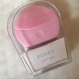 Pink Foreo Luna Mini 2